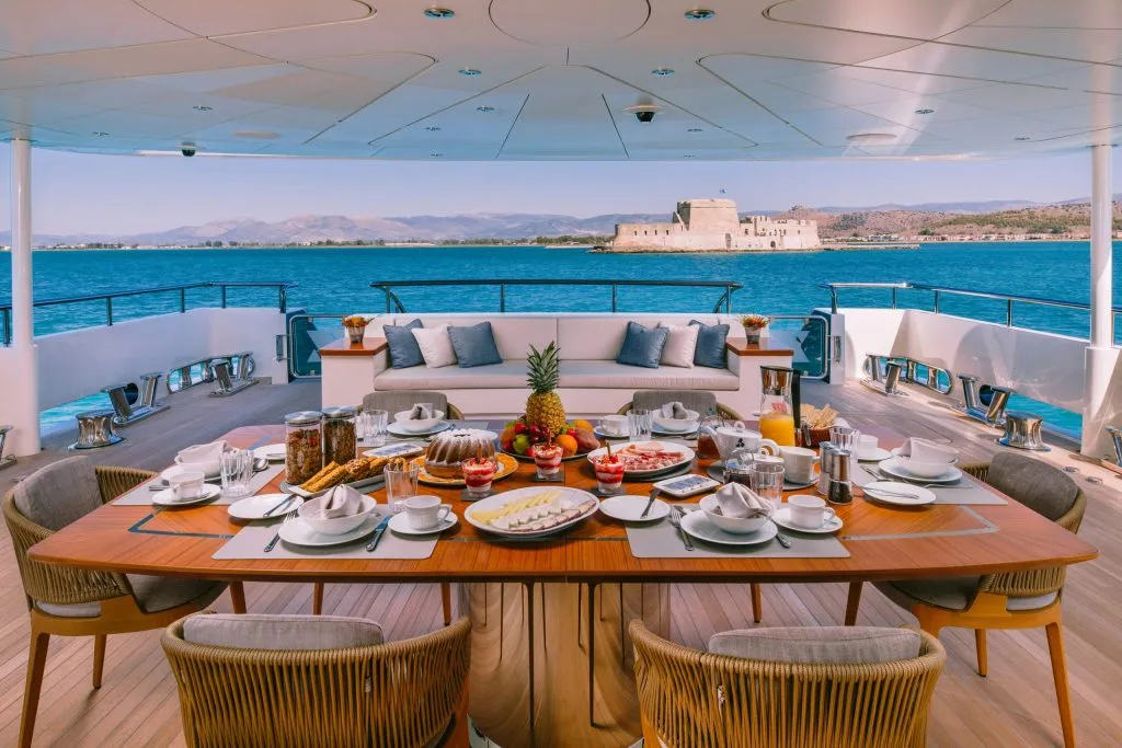 Yacht exterior image