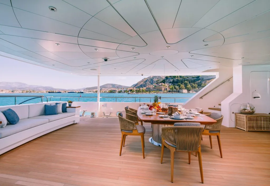 Yacht exterior image