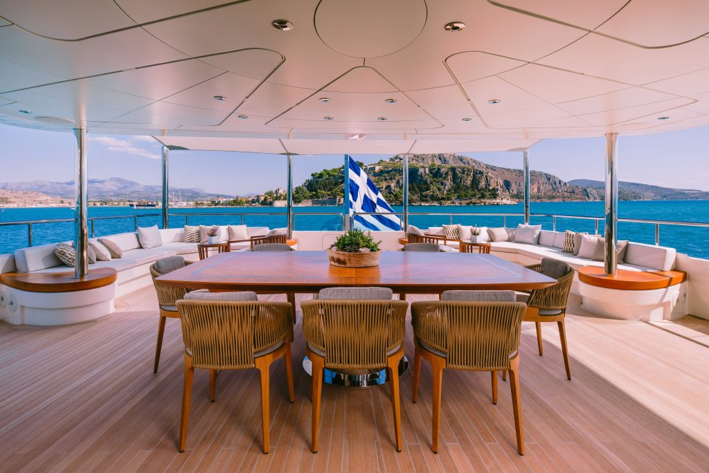 Yacht exterior image