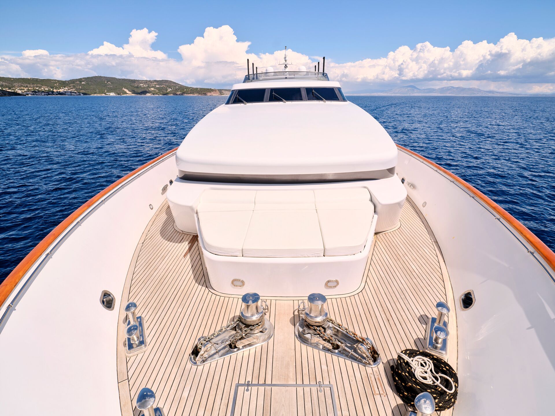 Yacht exterior image