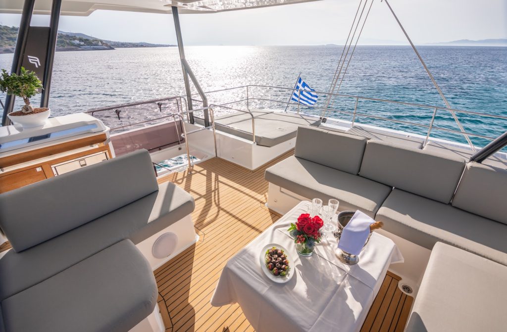 Yacht exterior image