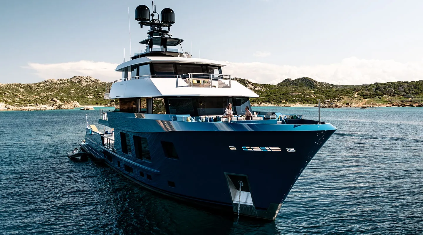 Yacht exterior image