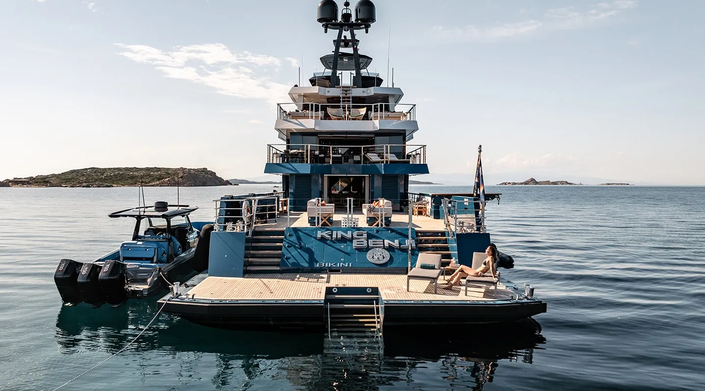 Yacht exterior image