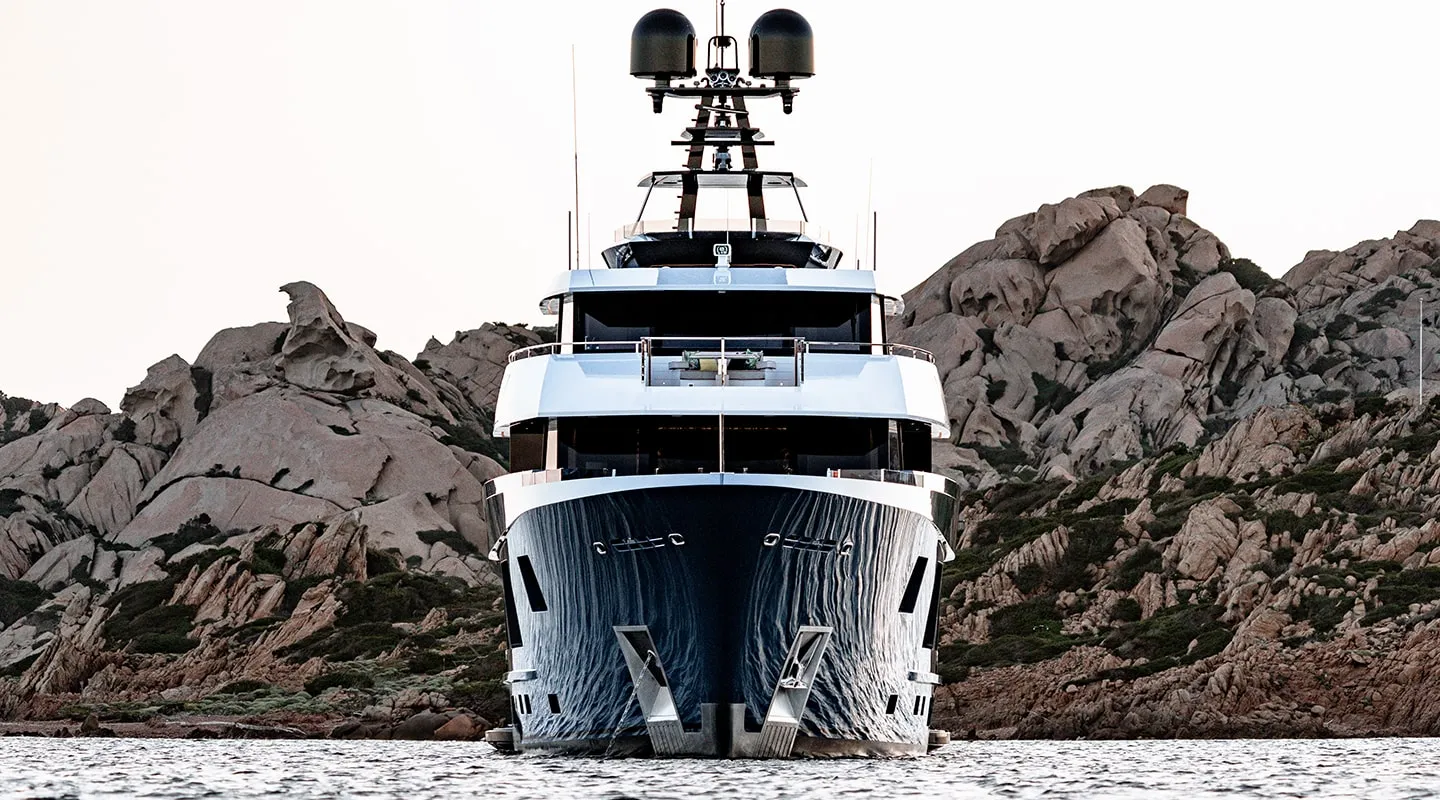 Yacht exterior image