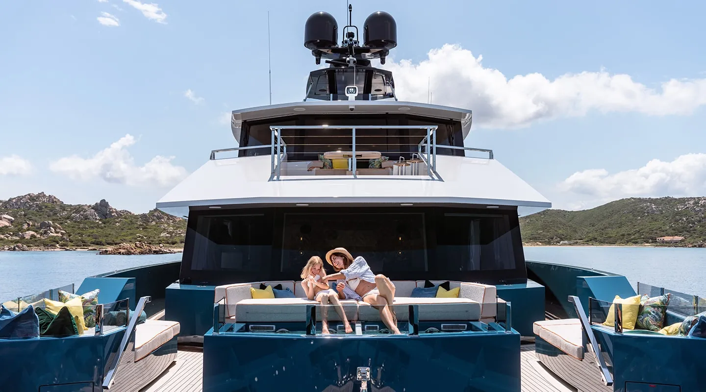 Yacht exterior image