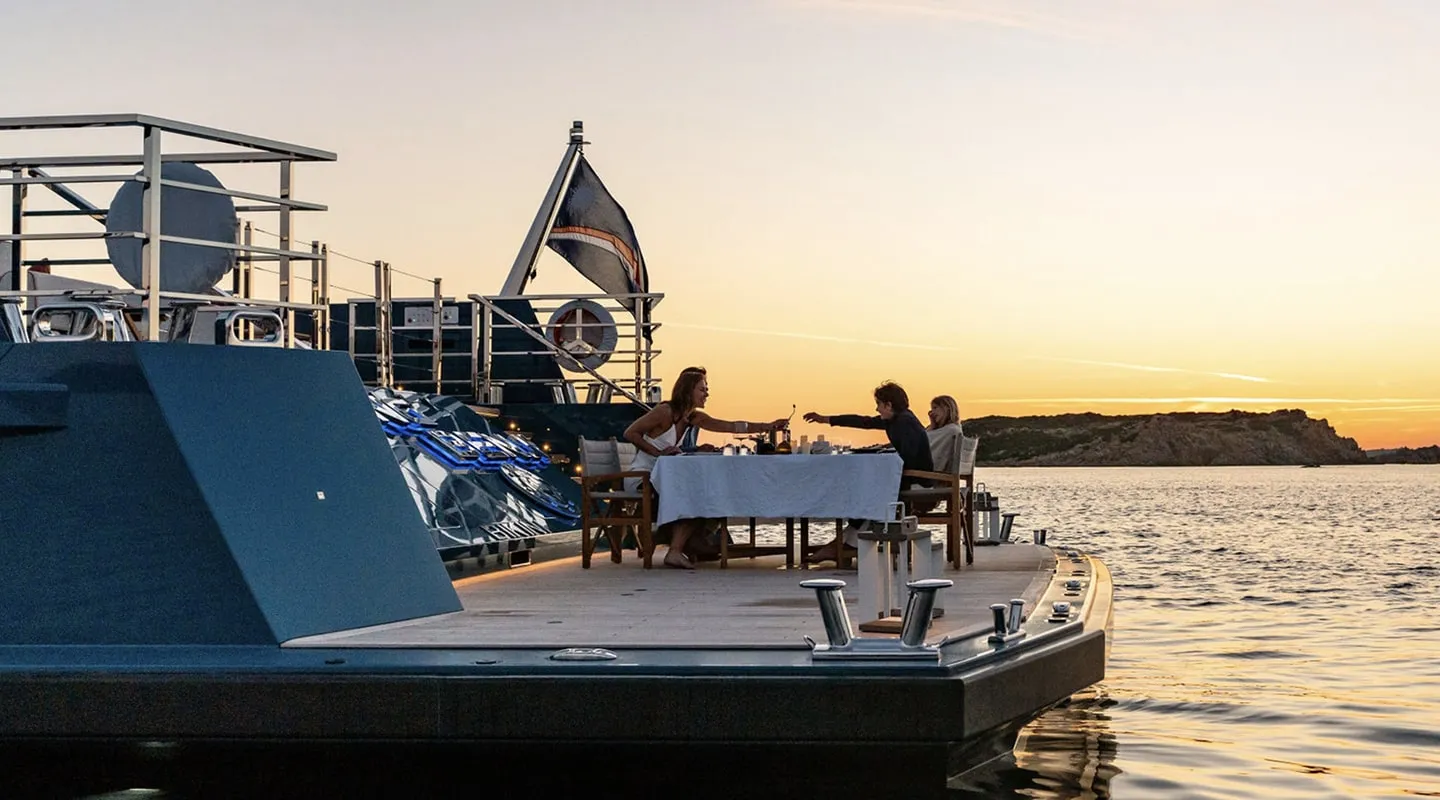 Yacht exterior image