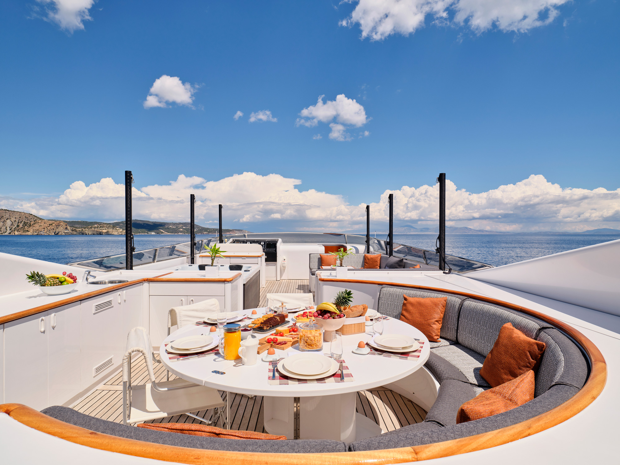 Yacht exterior image