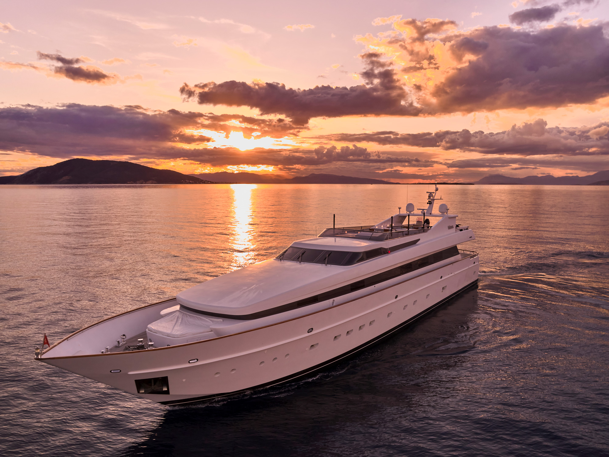 Yacht exterior image