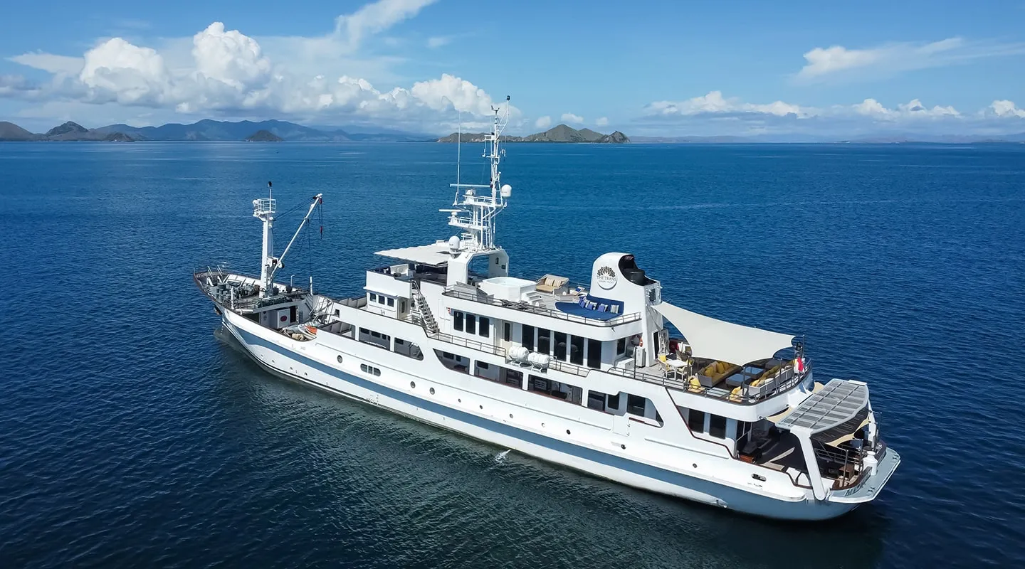 El yate de lujo Trans