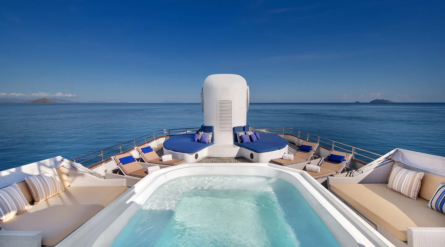 Yacht exterior image