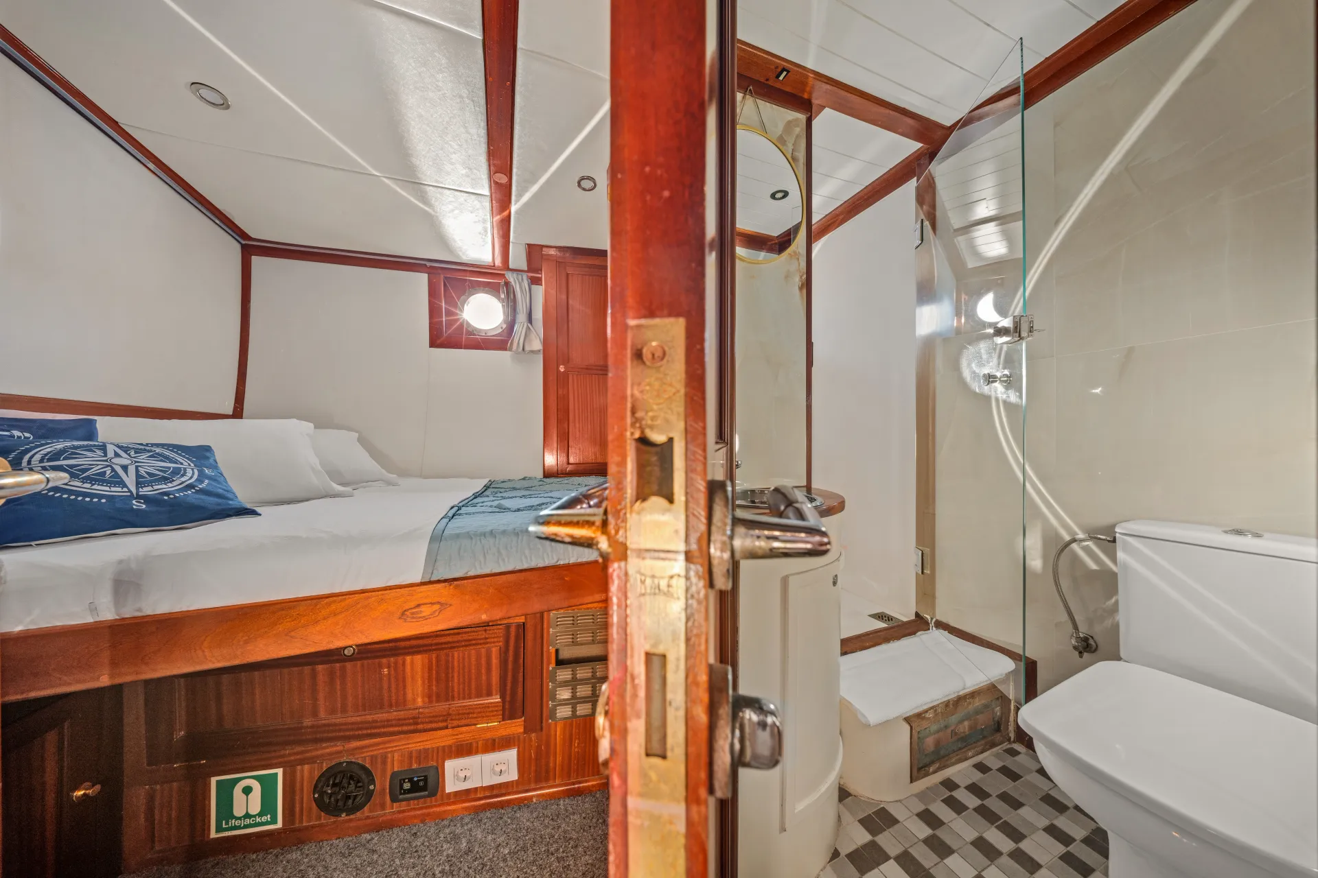 SMART SPIRIT Double cabin - Aft
