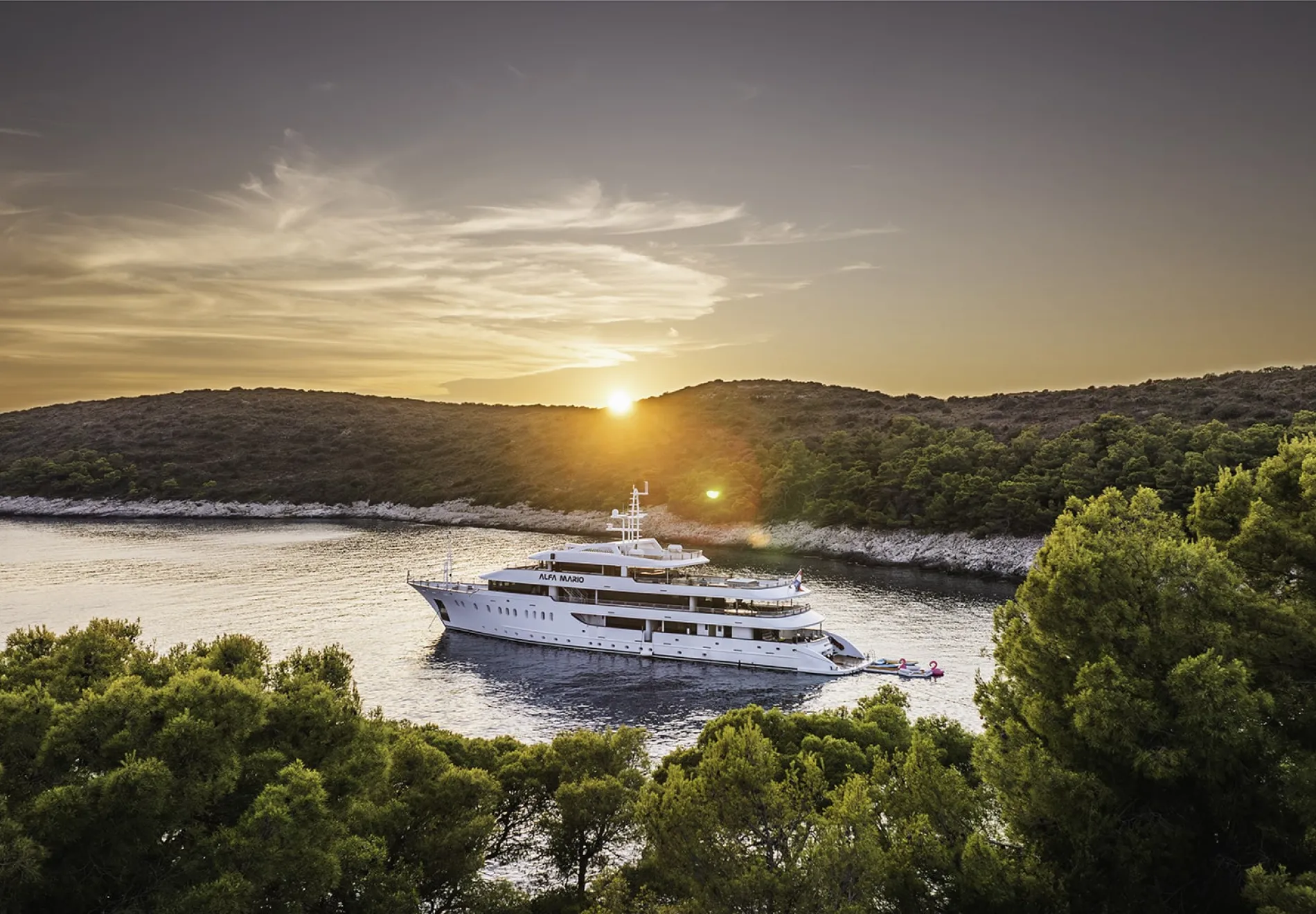 Yacht exterior image