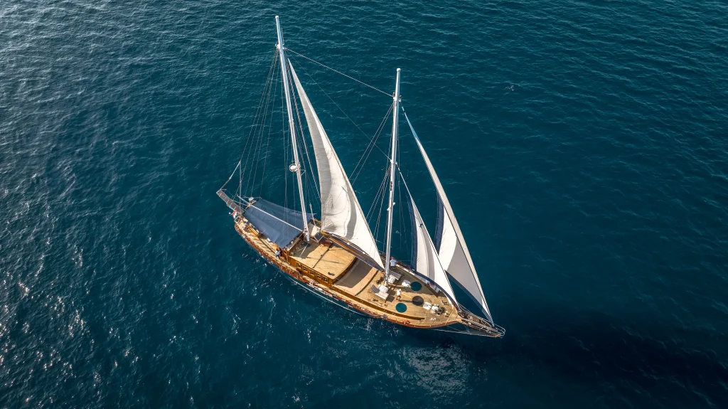 Yacht exterior image