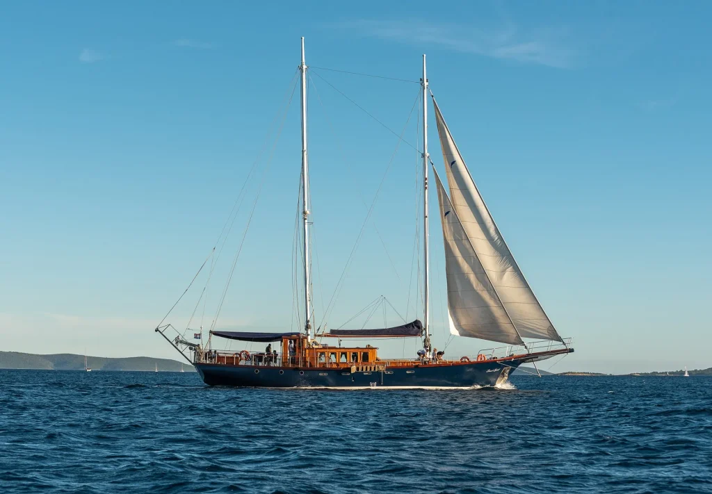 Yacht exterior image