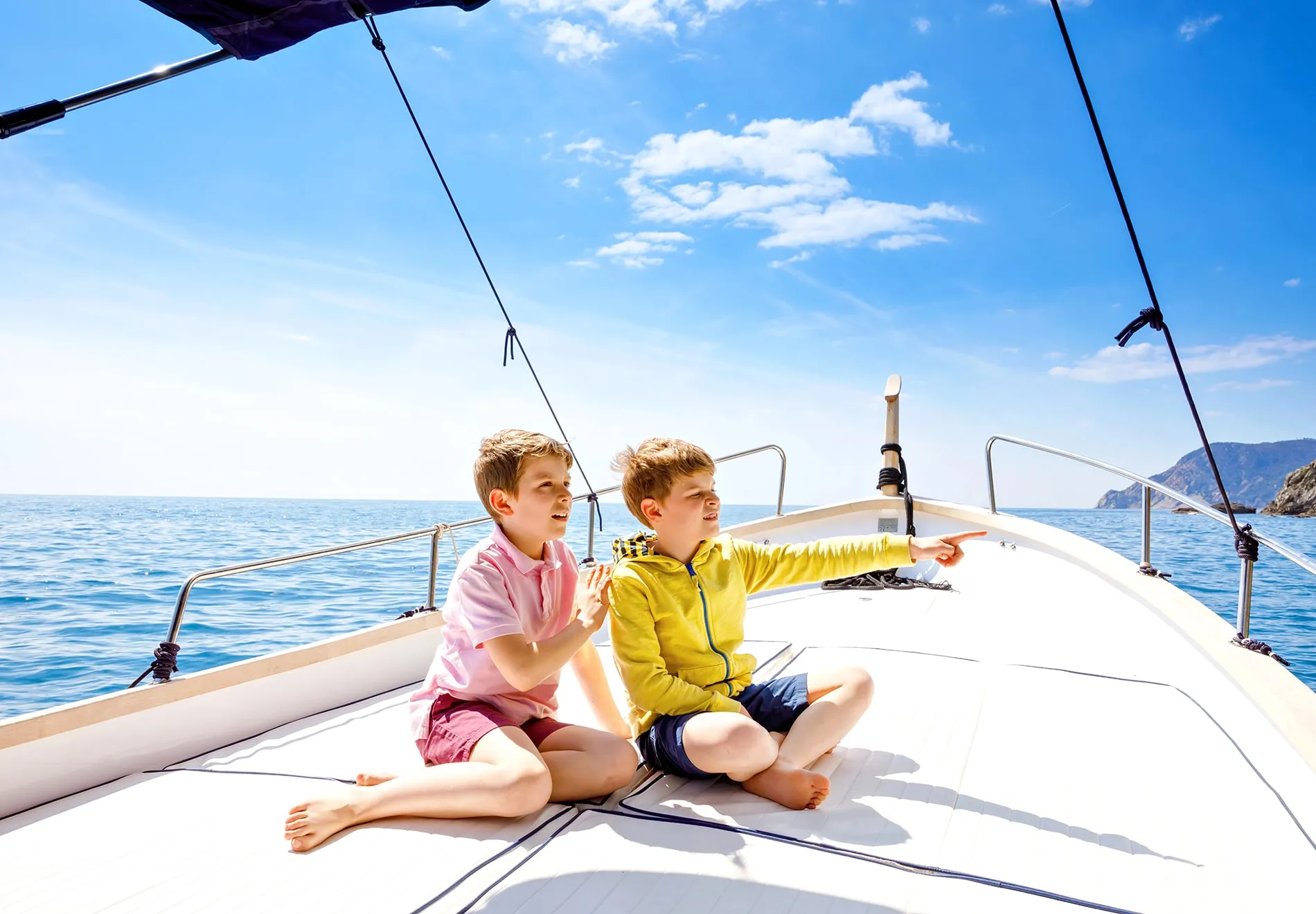 The experienced crew onboard adapts the activities based on the age of your children, ensuring safety and fun