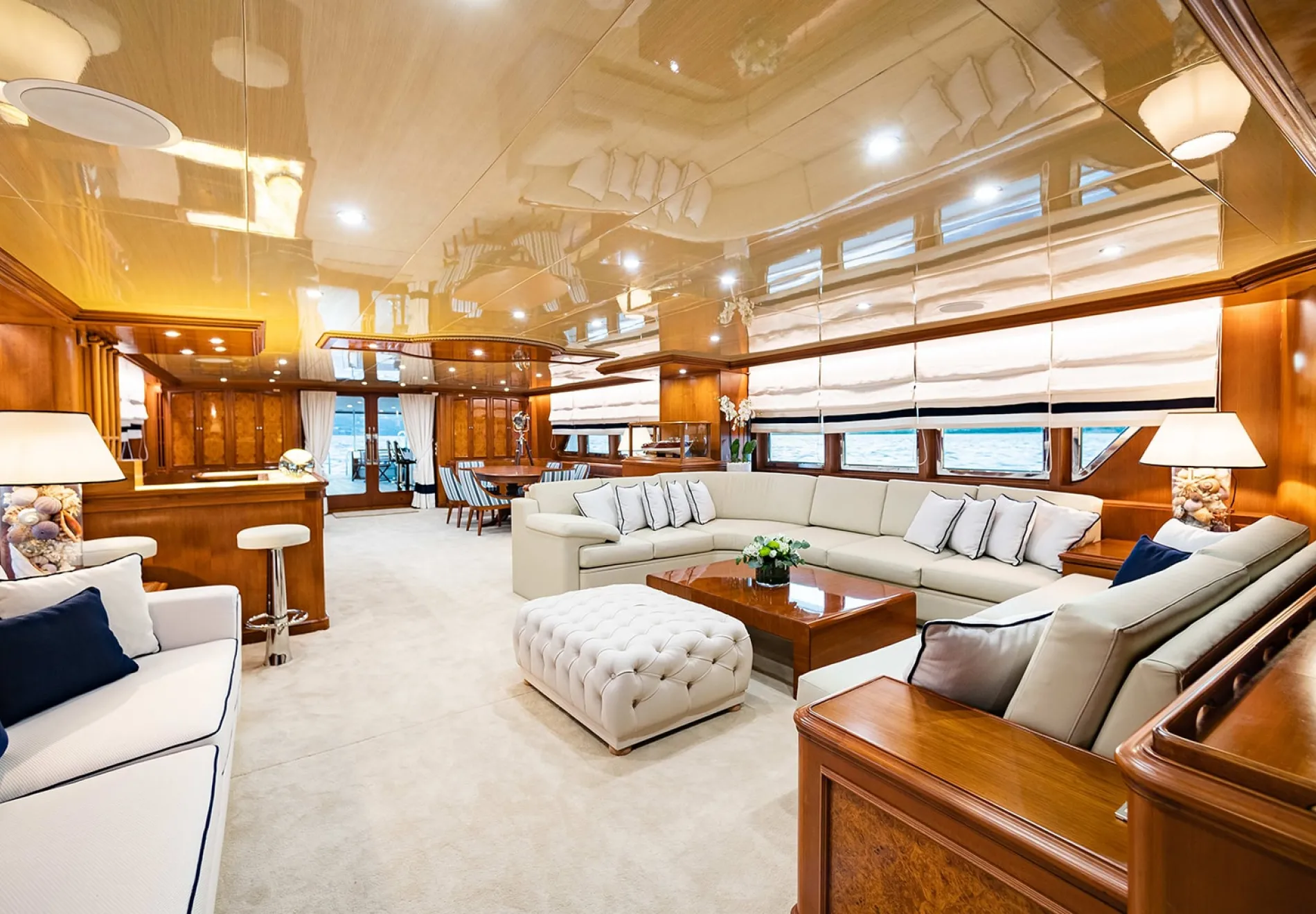 WIND OF FORTUNE Saloon