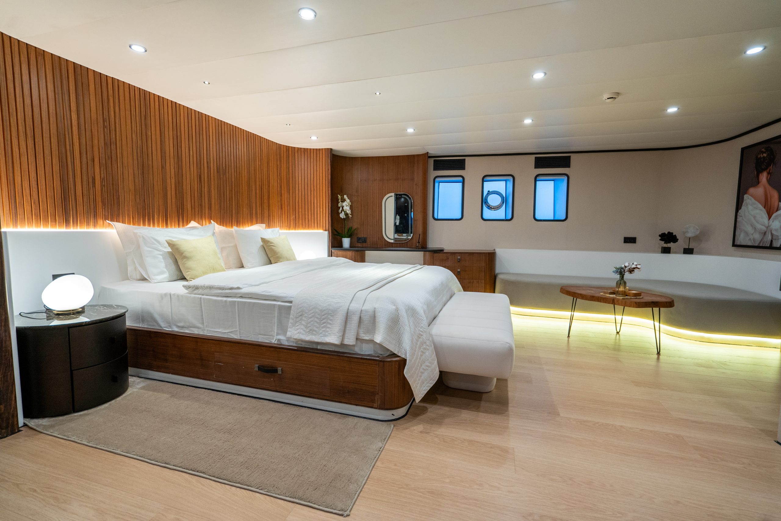 DE LOVE Master cabin