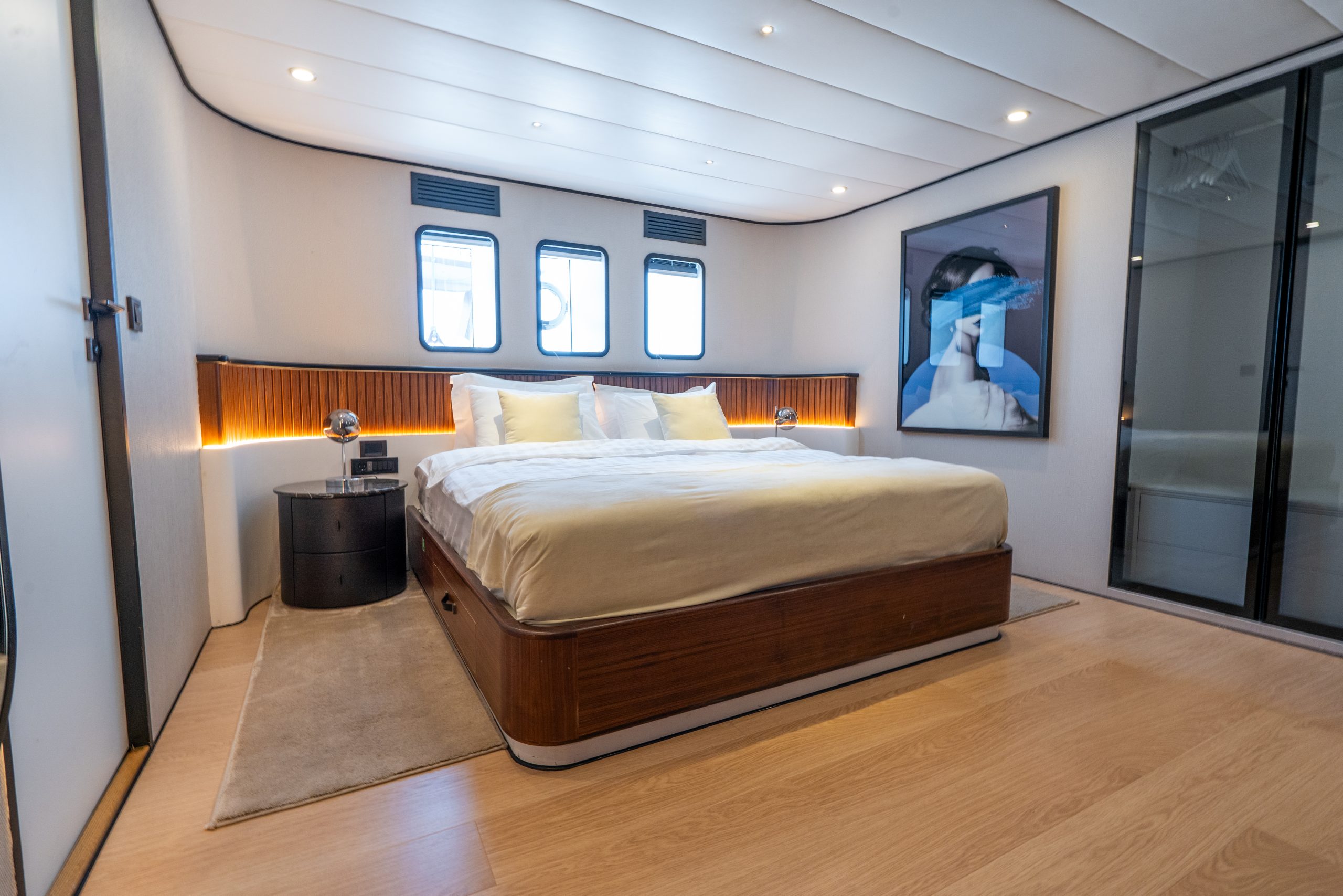 DE LOVE Double cabin