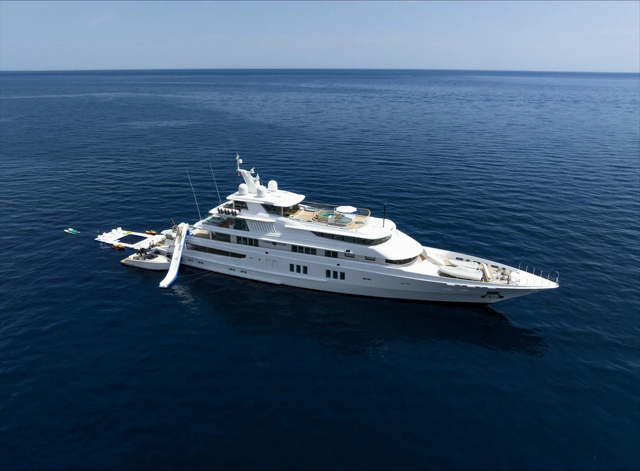 Megayacht Coral Ocean